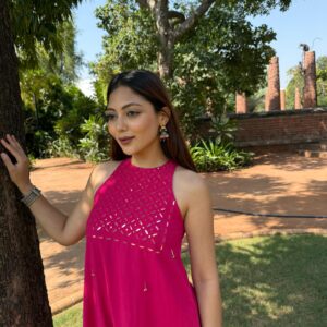 Gulabi Kurta