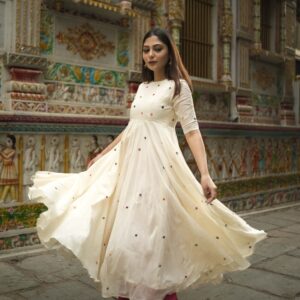 YAMUNA KURTA SET - Image 5